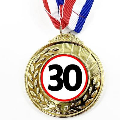 Erm003 Arany Szinu Erem Szalaggal 30 Karikas Ajandek 30 Szulinapra