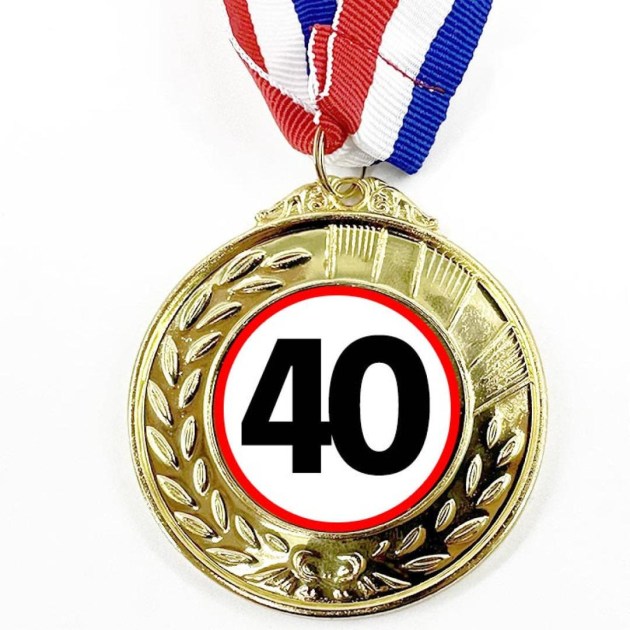 Erm004 Arany Szinu Erem Szalaggal 40 Karikas Ajandek 40 Szulinapra