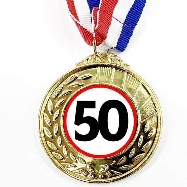 Erm005 Arany Szinu Erem Szalaggal 50 Karikas Ajandek 50 Szulinapra
