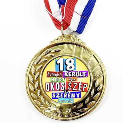 Erm035 Arany Szinu Erem Szalaggal 18 Evembe Ajandek 18 Szulinapra