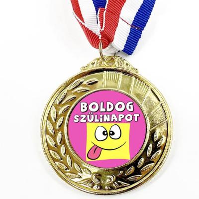 Erm055 Arany Szinu Erem Szalaggal Boldog Szulinapot Nyelvkioltos Pink Ajandek Szuletesnapra