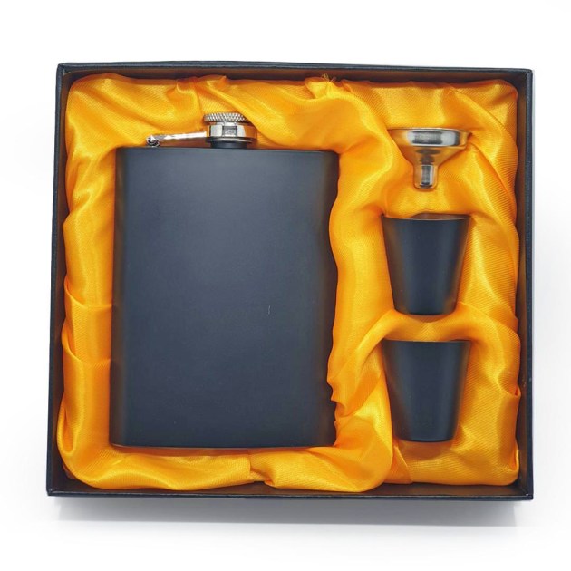 Flaskaszett Fekete 01